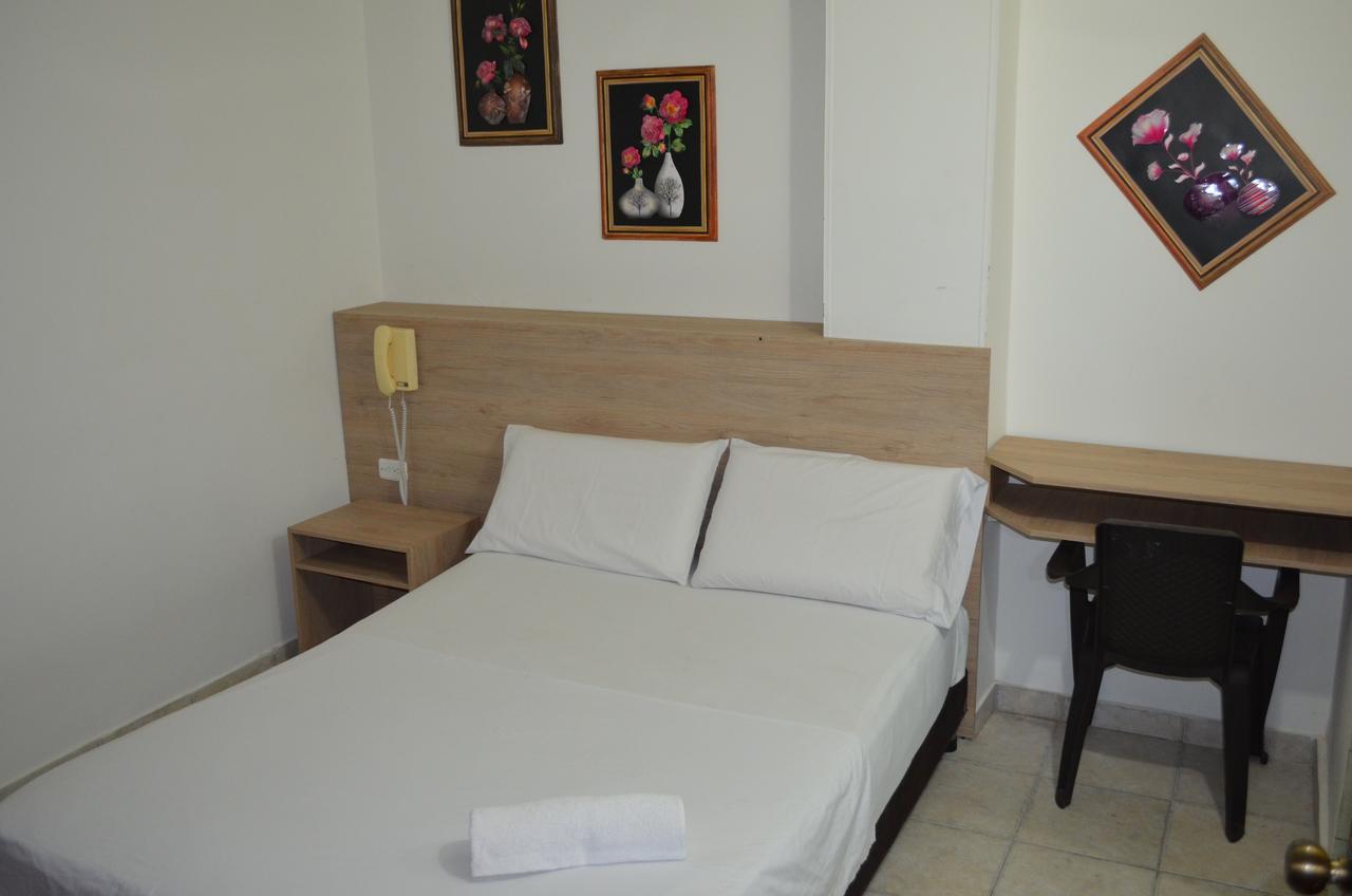 Hotel Elimar Girardot Bagian luar foto